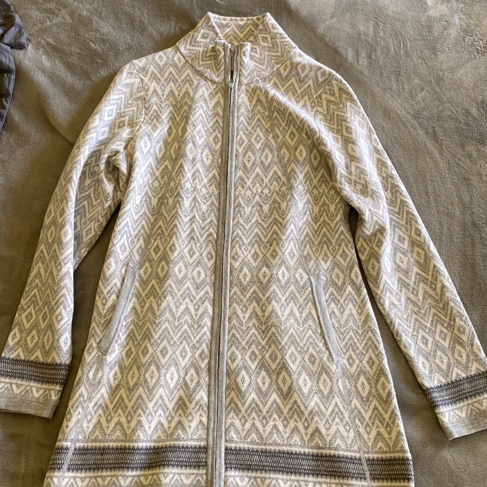 Max Studio zip sweater